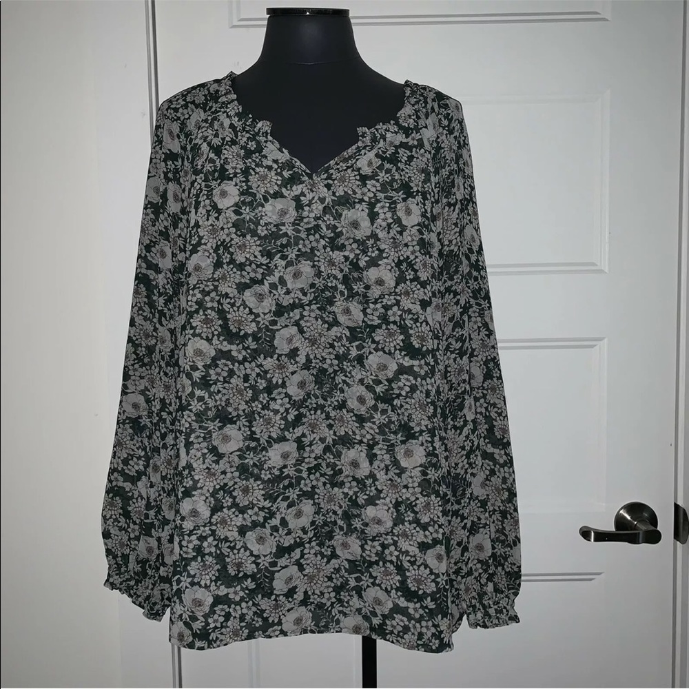 Women’s M CABI 3765 Fall 2019 Boho Green Floral Peasant V-Neck Blouse NWOT